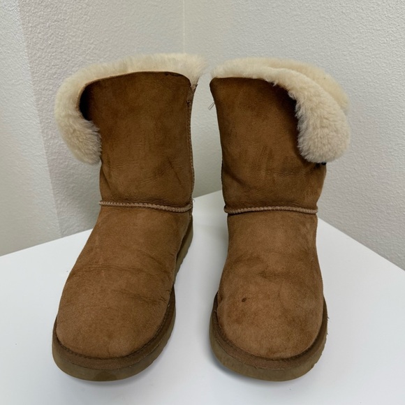 UGG Chesnut Bailey Button Winter Boots Women’s Size 9 - Picture 3 of 5